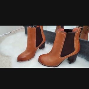 Leather booties Tommy bahama size 6